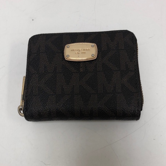 Michael Kors small zip wallet - Picture 1 of 7